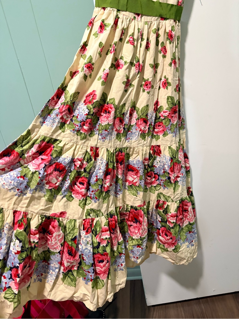 Victor Costa Cream Floral Dress with Pink Roses and Green Ribbon - Picture 12 of 13